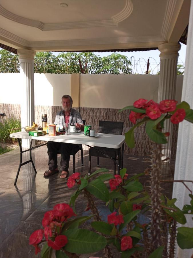 Faith And Grace Guest House Lamin Beretto 外观 照片