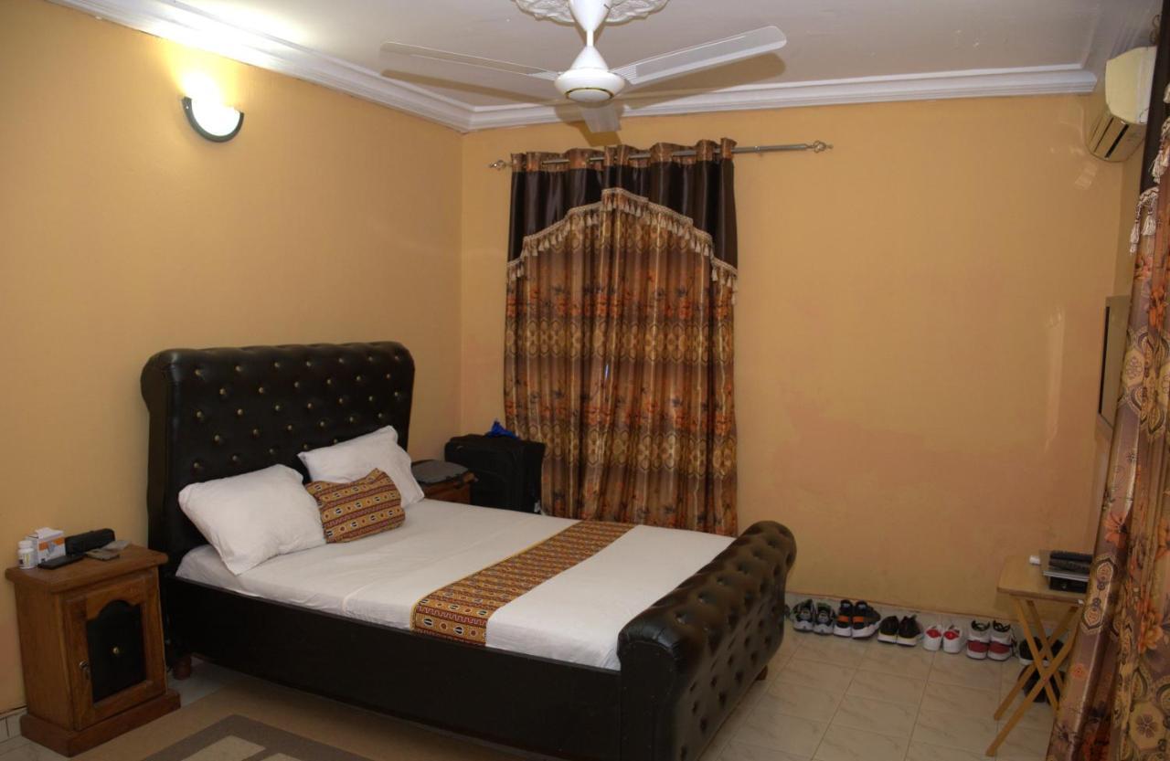 Faith And Grace Guest House Lamin Beretto 外观 照片