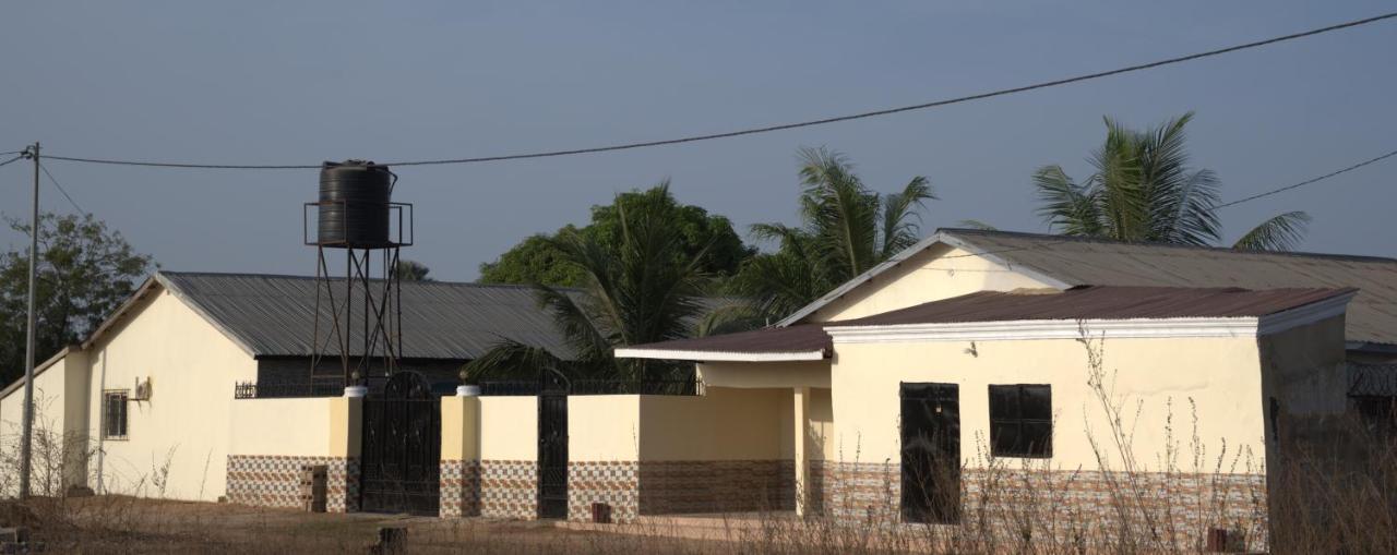 Faith And Grace Guest House Lamin Beretto 外观 照片