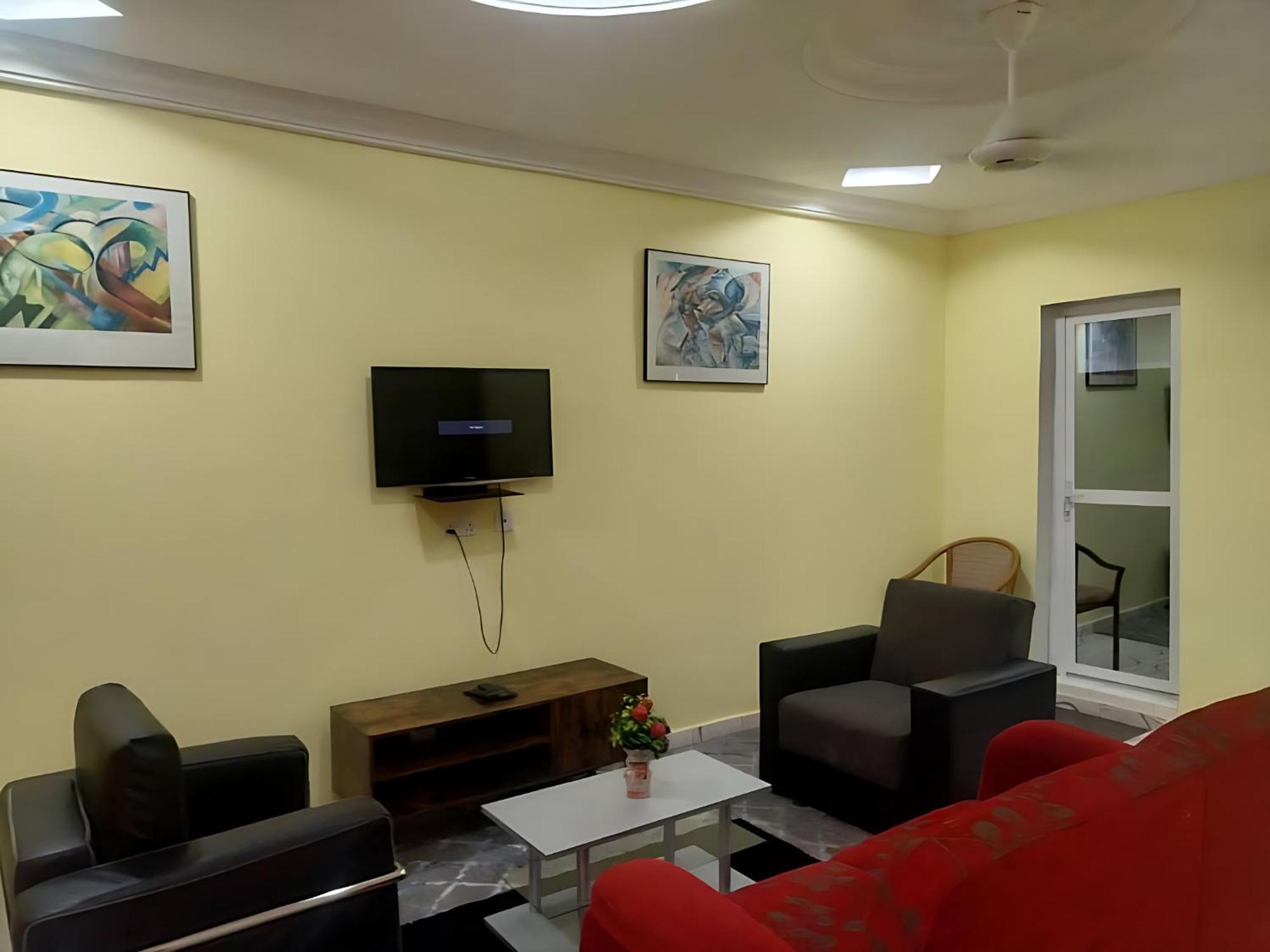 Faith And Grace Guest House Lamin Beretto 外观 照片
