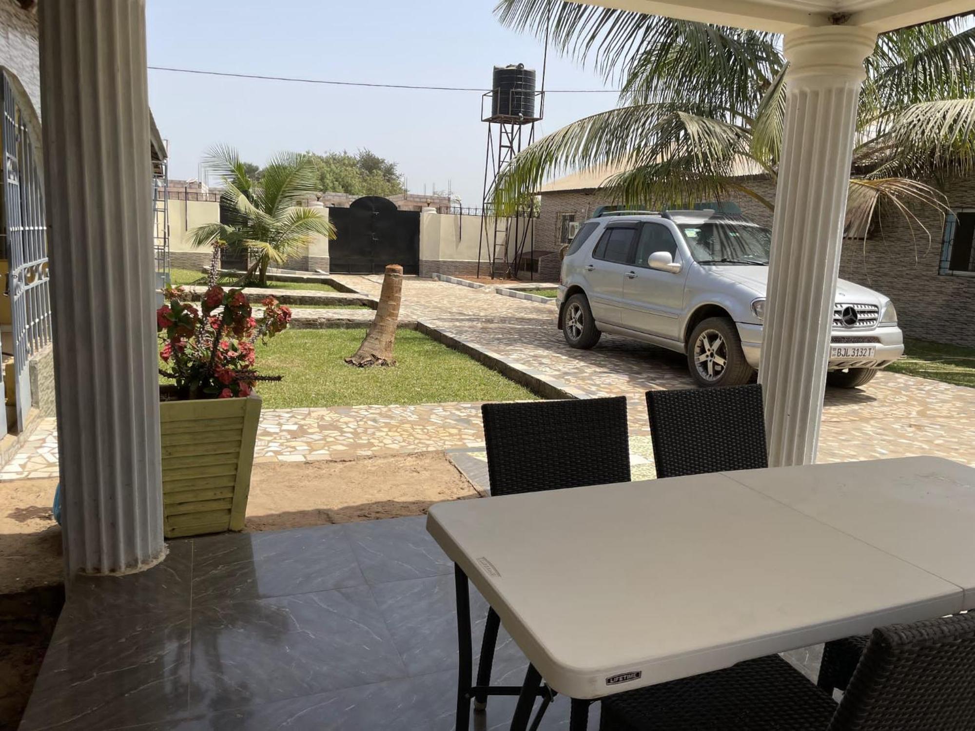Faith And Grace Guest House Lamin Beretto 外观 照片