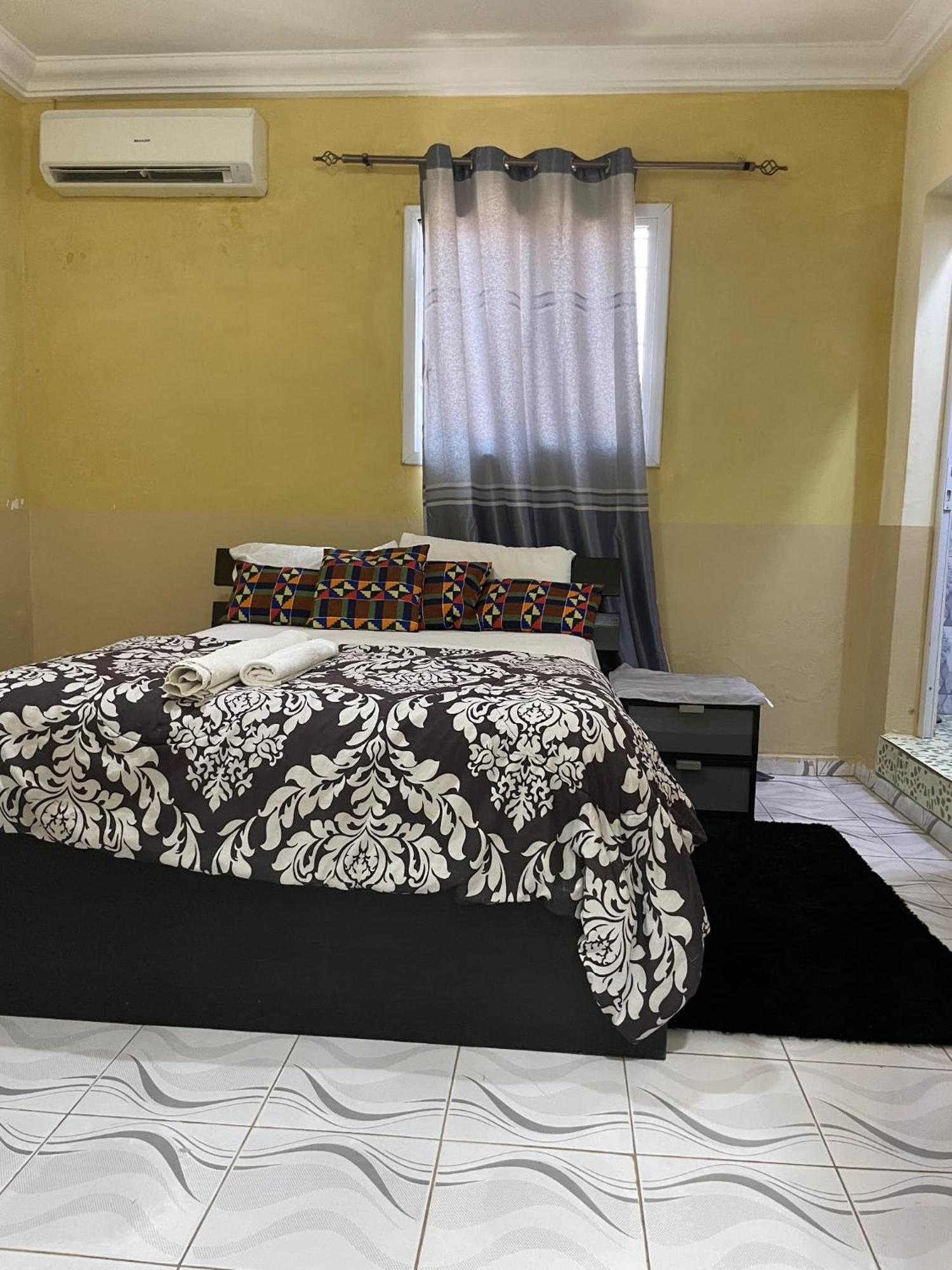 Faith And Grace Guest House Lamin Beretto 外观 照片