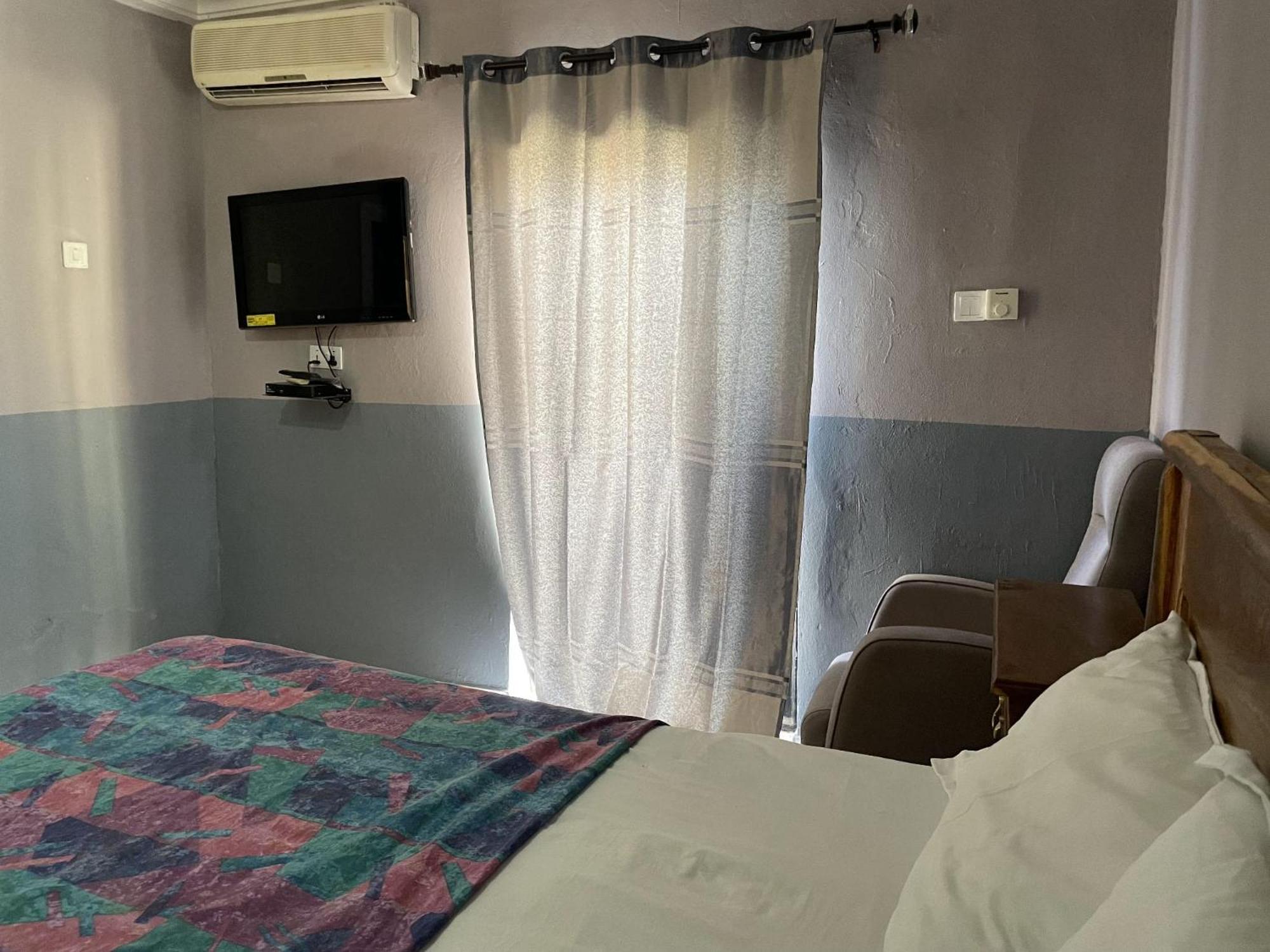 Faith And Grace Guest House Lamin Beretto 外观 照片